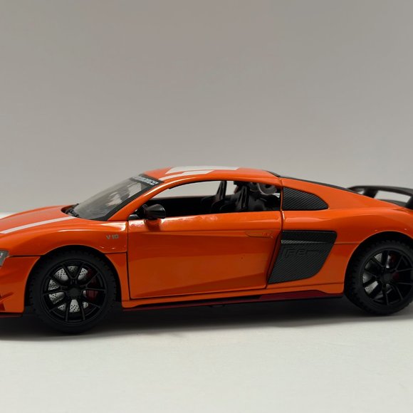 1/24 AUDI R8 V10 PLUS Supercar Metal Diecast Alloy HEADLIGHT AND REAR orange - Picture 3 of 10